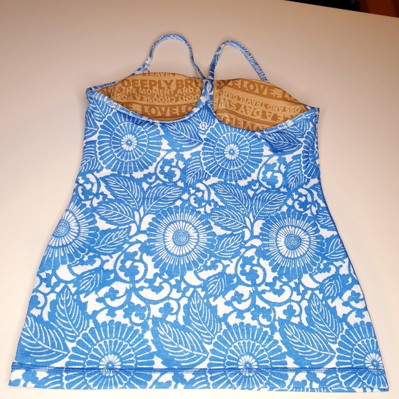 Lululemon Y tank yoga active wear - Picture 8 of 8